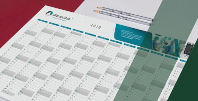 Kalendarz organizer leżący w codziennej efektywnej pracy