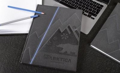 Organizer A4 z efektowym szyciem i tłoczoną grafiką