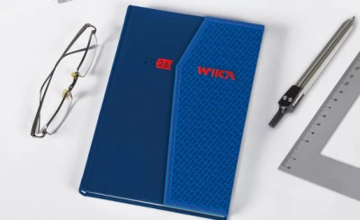 Notes b5 dla firmy z zamknięciem na klapkę