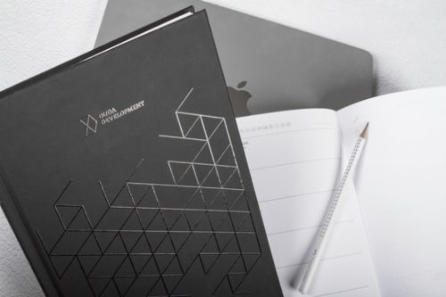 Notes A5 z lakierem wybiórczym nadrukiem UV