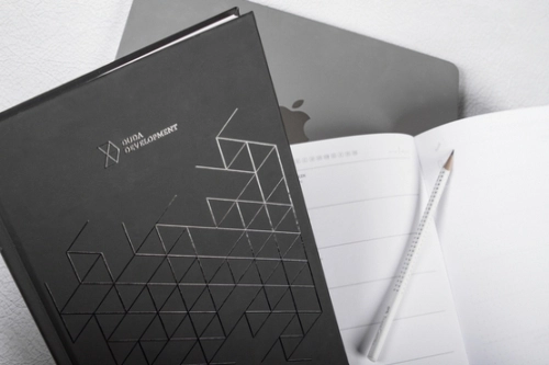 Notes A5 z lakierem wybiórczym nadrukiem UV
