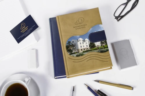 Notes dla firmy A5 z dużym tłoczeniem logo