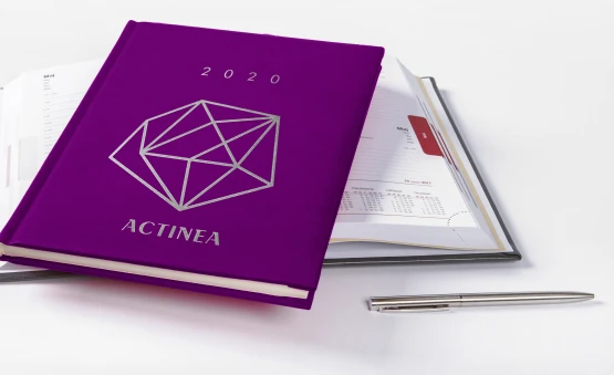 Notes A4 z hot stampingiem srebrnym