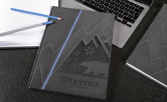 Organizer A4 Z Efektowym Szyciem I Tloczona Grafika