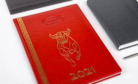 Złoty Hotstamping Logo Na Okladce Terminarza Ksiazowego