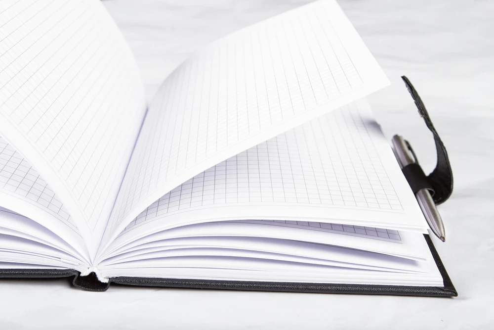notes biznesowy b5 zamykany na klapke nadrukowane logo